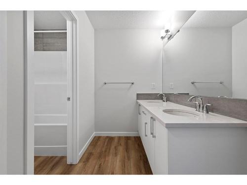 183 Wolf River Dr, Calgary, AB - Indoor Photo Showing Bathroom