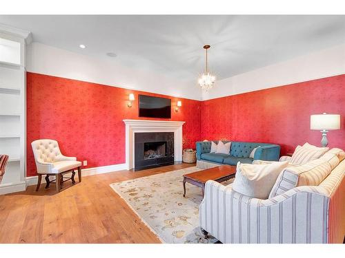 1607 42 Avenue Sw, Calgary, AB - Indoor Photo Showing Living Room With Fireplace