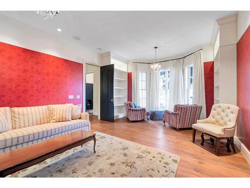 1607 42 Avenue Sw, Calgary, AB - Indoor Photo Showing Living Room