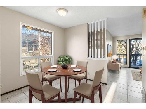 305 Templemont Place Ne, Calgary, AB - Indoor Photo Showing Dining Room