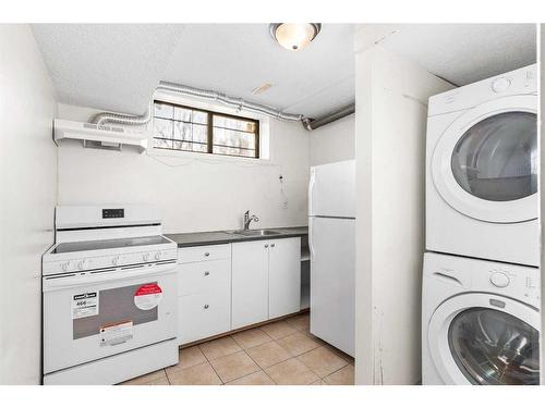 305 Templemont Place Ne, Calgary, AB - Indoor Photo Showing Laundry Room