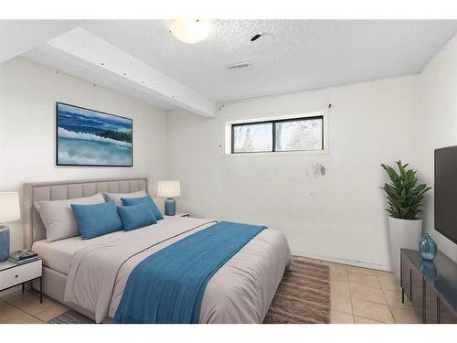 305 Templemont Place Ne, Calgary, AB - Indoor Photo Showing Bedroom