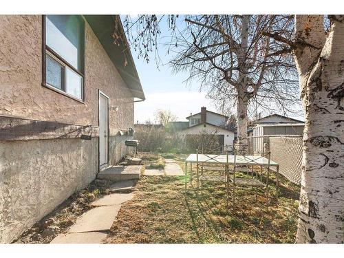 305 Templemont Place Ne, Calgary, AB - Outdoor