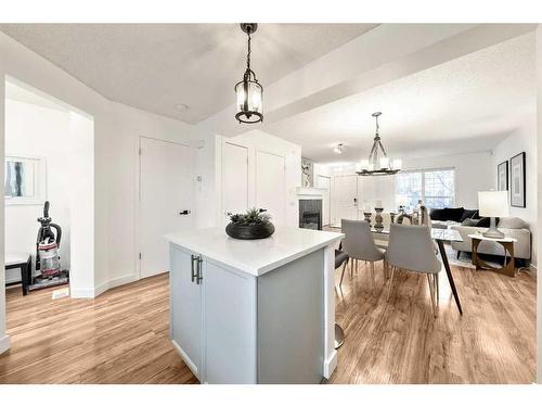 25 Elgin Mews Se, Calgary, AB - Indoor