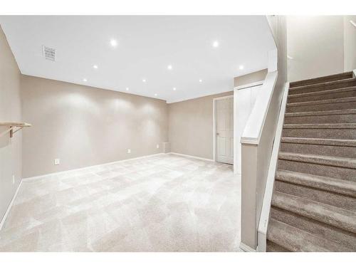 25 Elgin Mews Se, Calgary, AB - Indoor Photo Showing Other Room