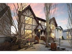 25 Elgin Mews SE Calgary, AB T2Z 4J9