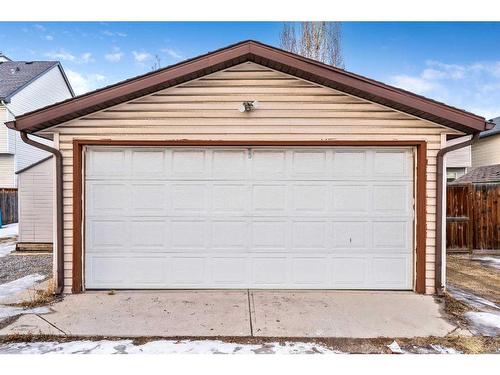 25 Elgin Mews Se, Calgary, AB - Outdoor With Exterior