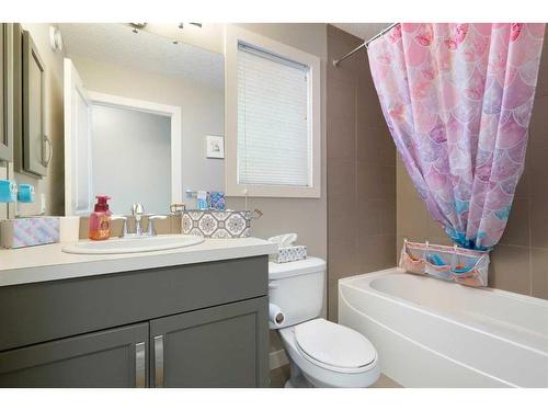 39 Chaparral Valley Way Se, Calgary, AB - Indoor Photo Showing Bathroom