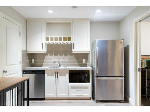 39 Chaparral Valley Way Se, Calgary, AB - Indoor Photo Showing Kitchen