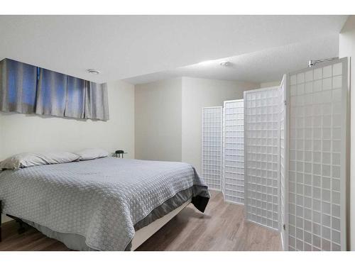 39 Chaparral Valley Way Se, Calgary, AB - Indoor Photo Showing Bedroom