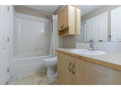 17-111 Tarawood Lane Ne, Calgary, AB - Indoor Photo Showing Bathroom