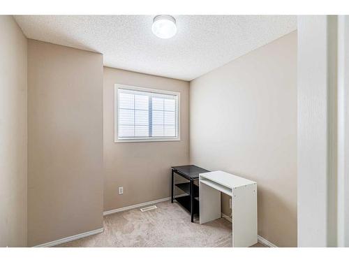 17-111 Tarawood Lane Ne, Calgary, AB - Indoor Photo Showing Other Room