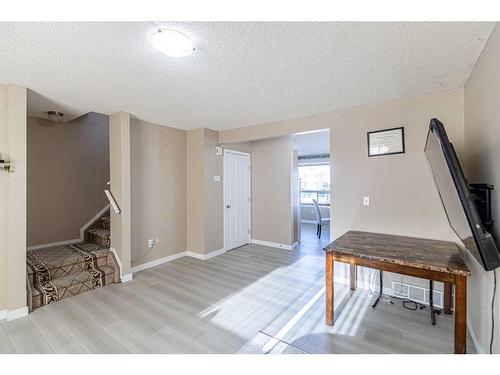 17-111 Tarawood Lane Ne, Calgary, AB - Indoor Photo Showing Other Room