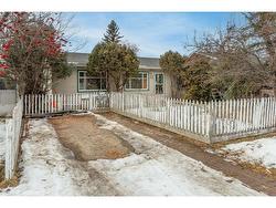 4611 83 Street NW Calgary, AB T2B 2R1