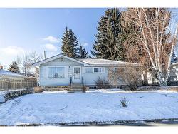 6007 Thornbank Drive NW Calgary, AB T2K 3P4