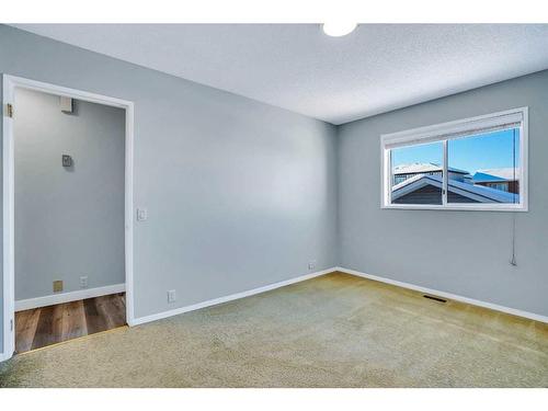 178 Martinridge Crescent Ne, Calgary, AB - Indoor Photo Showing Other Room