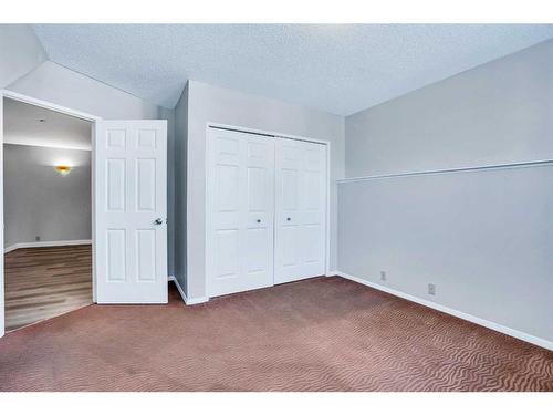 178 Martinridge Crescent Ne, Calgary, AB - Indoor Photo Showing Other Room