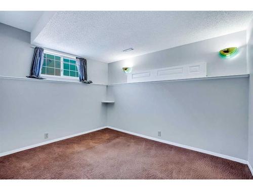 178 Martinridge Crescent Ne, Calgary, AB - Indoor Photo Showing Other Room