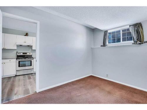 178 Martinridge Crescent Ne, Calgary, AB - Indoor Photo Showing Kitchen