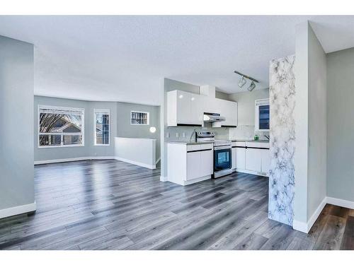 178 Martinridge Crescent Ne, Calgary, AB - Indoor Photo Showing Kitchen