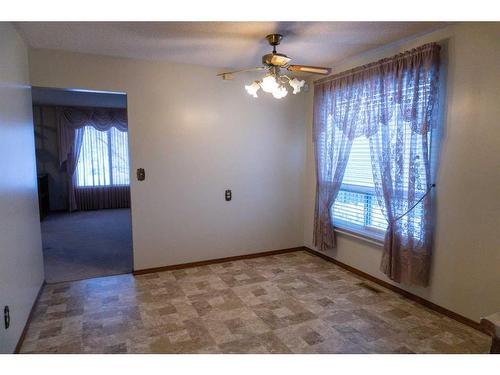 4032 Marbank Drive Ne, Calgary, AB - Indoor Photo Showing Other Room