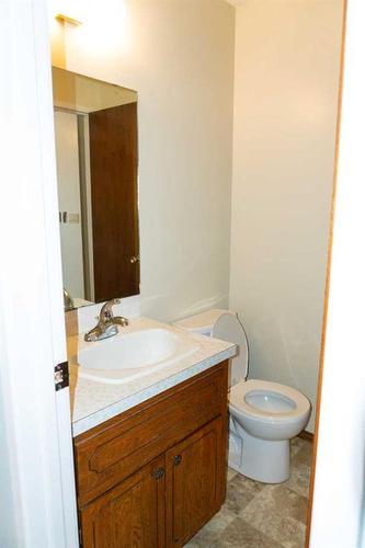 4032 Marbank Drive Ne, Calgary, AB - Indoor Photo Showing Bathroom