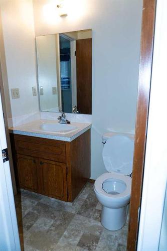 4032 Marbank Drive Ne, Calgary, AB - Indoor Photo Showing Bathroom