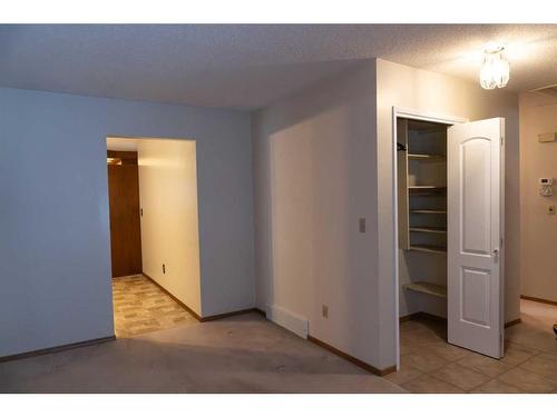 4032 Marbank Drive Ne, Calgary, AB - Indoor Photo Showing Other Room