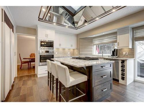 14136 Park Estates Drive Se, Calgary, AB - Indoor Photo Showing Kitchen With Upgraded Kitchen