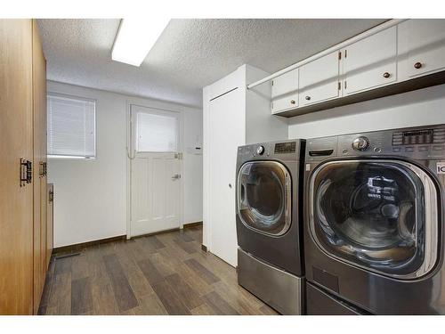 14136 Park Estates Drive Se, Calgary, AB - Indoor Photo Showing Laundry Room