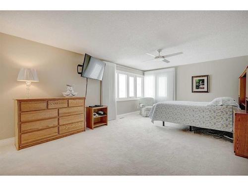 14136 Park Estates Drive Se, Calgary, AB - Indoor Photo Showing Bedroom