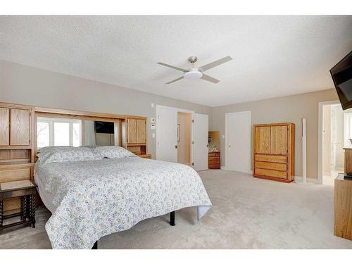 14136 Park Estates Drive Se, Calgary, AB - Indoor Photo Showing Bedroom