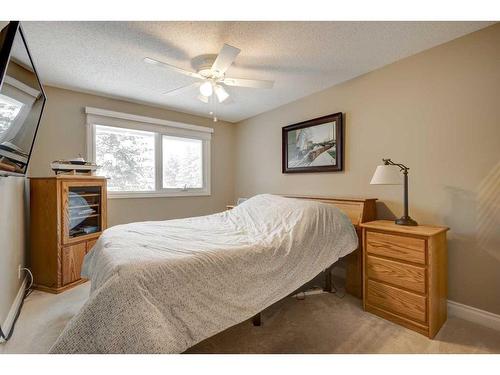 14136 Park Estates Drive Se, Calgary, AB - Indoor Photo Showing Bedroom