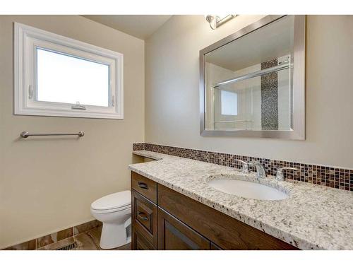 14136 Park Estates Drive Se, Calgary, AB - Indoor Photo Showing Bathroom