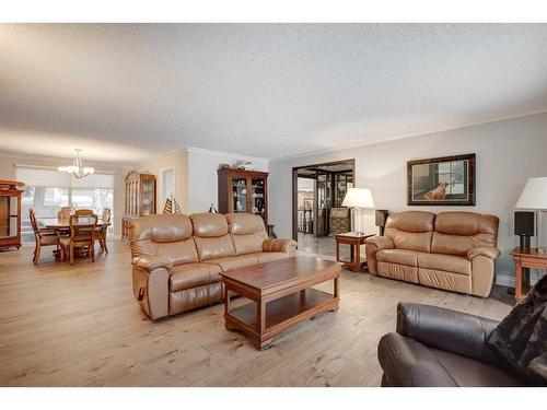 14136 Park Estates Drive Se, Calgary, AB - Indoor Photo Showing Living Room