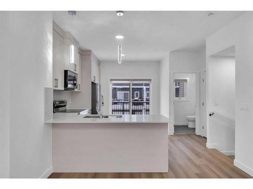 109-75 Cornerstone Row Ne, Calgary, AB - Indoor Photo Showing Kitchen