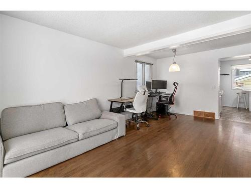 88 Riverbrook Place, Calgary, AB - Indoor Photo Showing Living Room