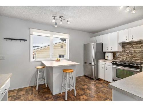 88 Riverbrook Place, Calgary, AB - Indoor Photo Showing Kitchen