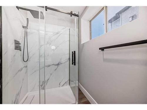 227 Saratoga Place Ne, Calgary, AB - Indoor Photo Showing Bathroom