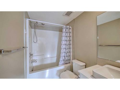 1406-302 Skyview Ranch Drive Ne, Calgary, AB - Indoor Photo Showing Bathroom