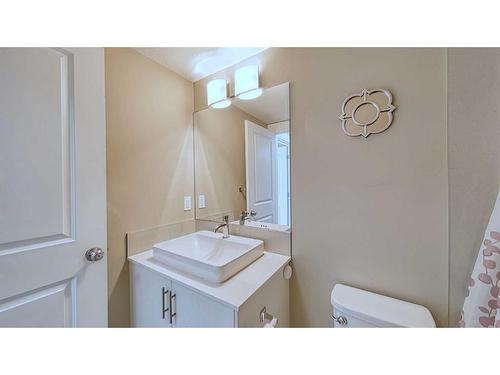 1406-302 Skyview Ranch Drive Ne, Calgary, AB - Indoor Photo Showing Bathroom