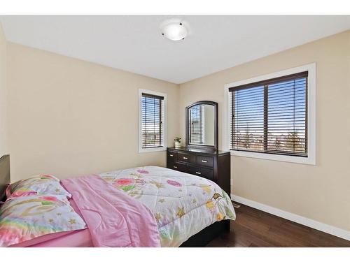 173 Everoak Circle Sw, Calgary, AB - Indoor Photo Showing Bedroom