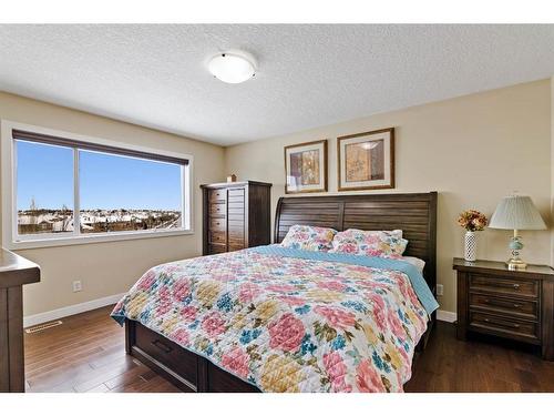 173 Everoak Circle Sw, Calgary, AB - Indoor Photo Showing Bedroom