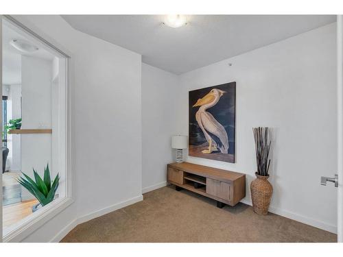 1602-1088 6 Avenue Sw, Calgary, AB - Indoor Photo Showing Other Room