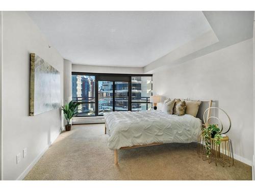 1602-1088 6 Avenue Sw, Calgary, AB - Indoor Photo Showing Bedroom