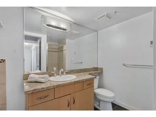 1602-1088 6 Avenue Sw, Calgary, AB - Indoor Photo Showing Bathroom