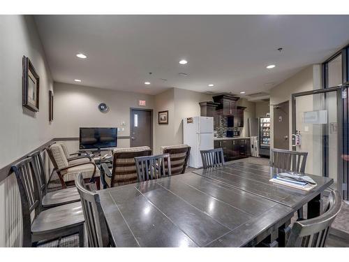 1602-1088 6 Avenue Sw, Calgary, AB - Indoor Photo Showing Dining Room