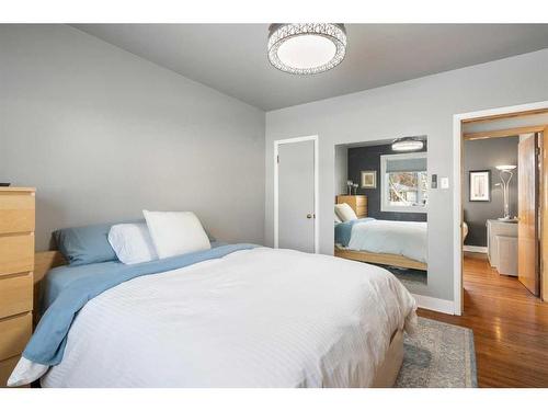 1831 62 Avenue Se, Calgary, AB - Indoor Photo Showing Bedroom