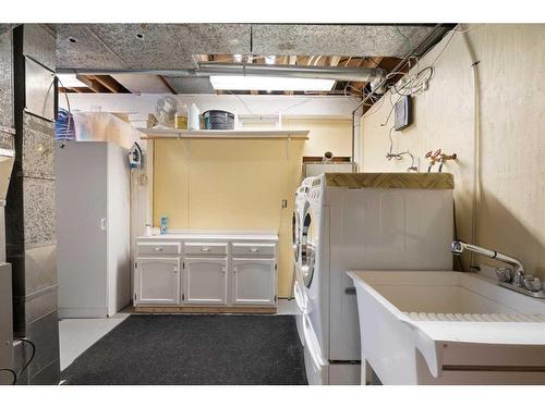 1831 62 Avenue Se, Calgary, AB - Indoor Photo Showing Laundry Room