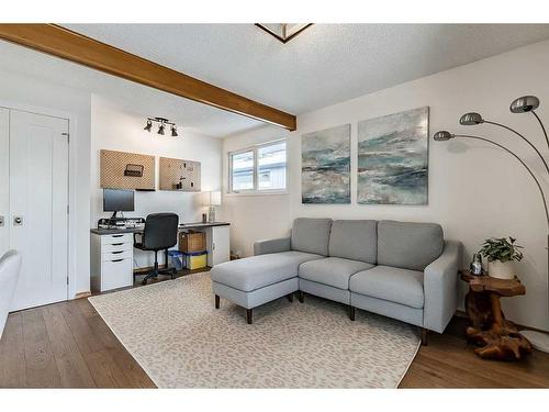 12040 Candiac Road Sw, Calgary, AB - Indoor Photo Showing Living Room